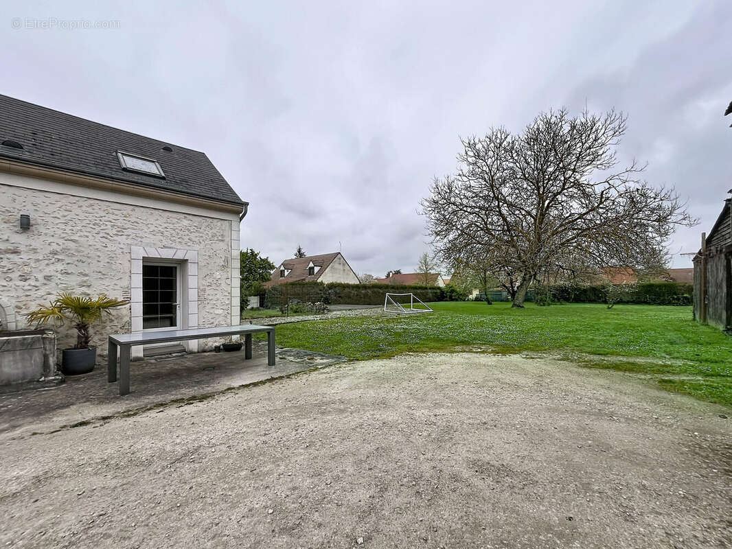 Maison 208 m² à Gidy  - photo 5