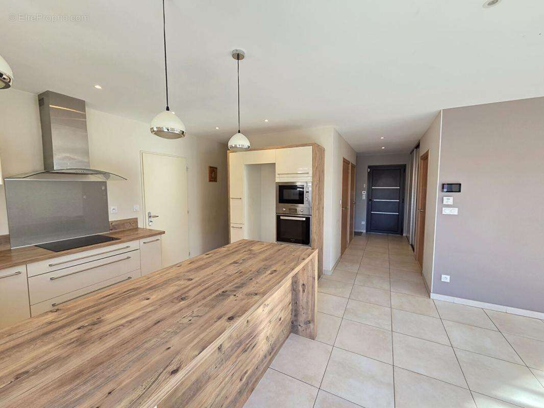 Maison à MONTELIMAR