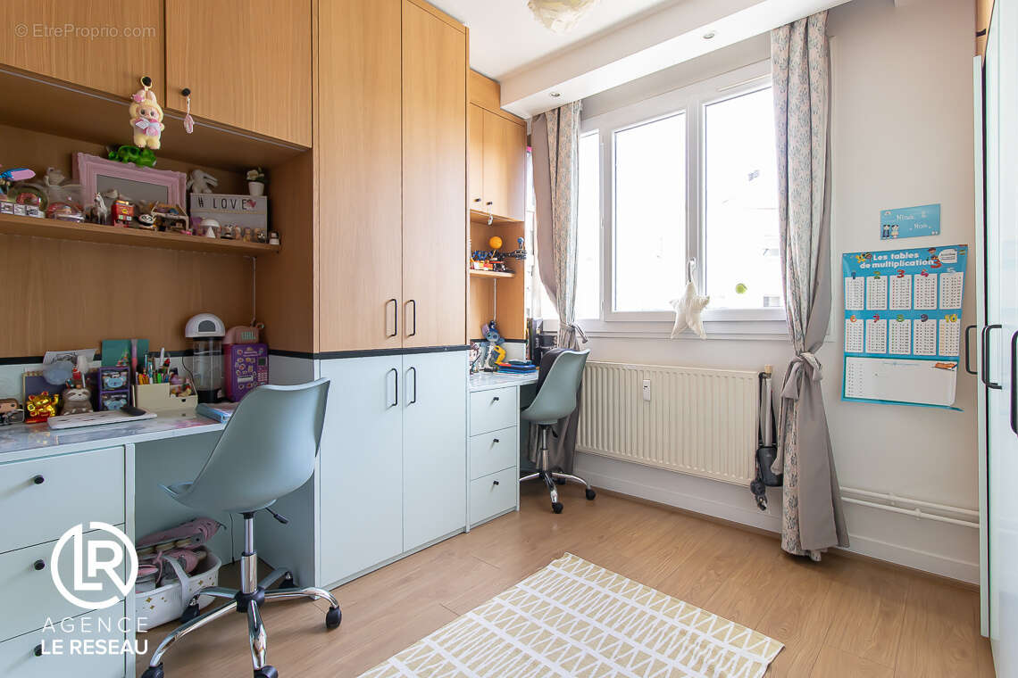 Appartement à NEUILLY-SUR-SEINE