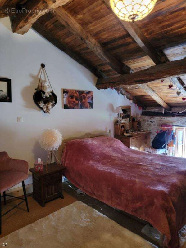 Maison à NANTEUIL-EN-VALLEE