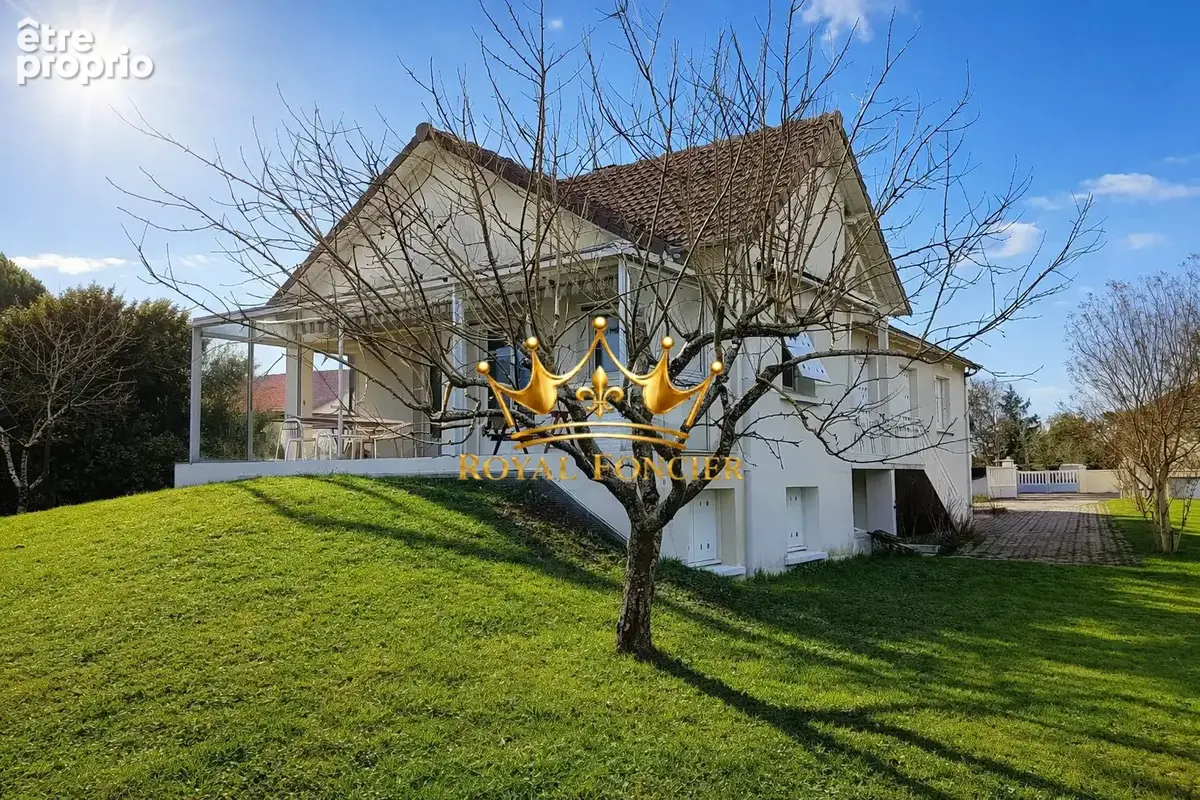 Pavillon indépendant de 196 m2 