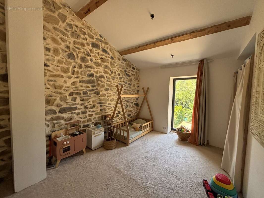 Maison 115 m² à Saint-Priest  - photo 6