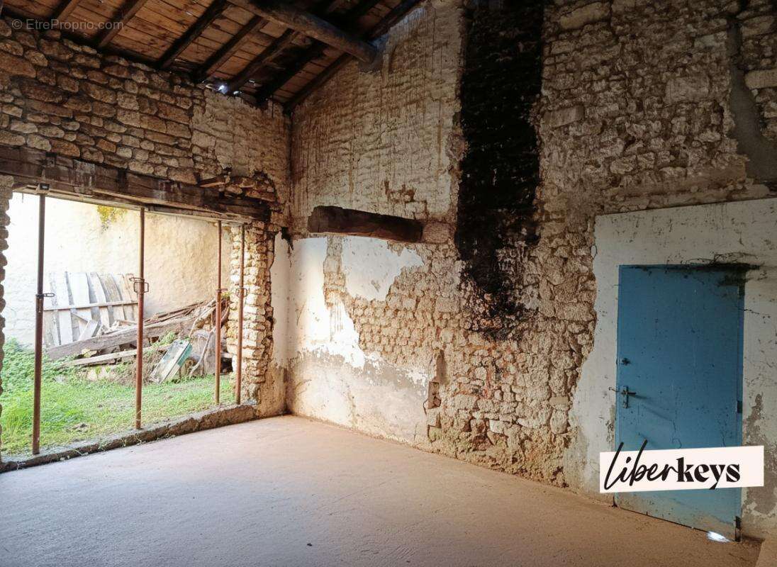 Maison à SAINT-GEORGES-DES-COTEAUX