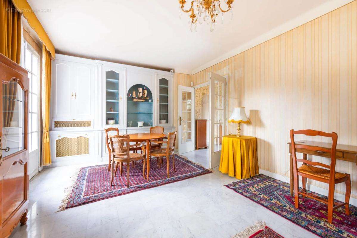 Maison à L'HAY-LES-ROSES