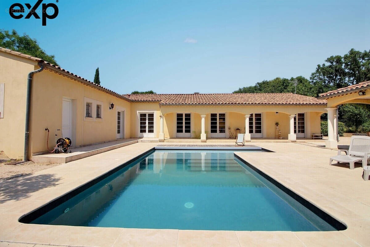 Maison à L'ISLE-SUR-LA-SORGUE