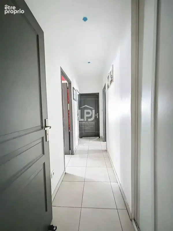 Jolie maison 6 pièces de 121 m² avec garage, sur une parcelle de 596 m² dans un secteur résidentiel et bucolique de Villeneuve T - photo 5