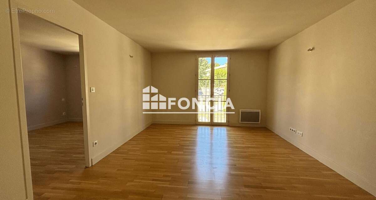 Appartement à VILLENEUVE-LES-AVIGNON