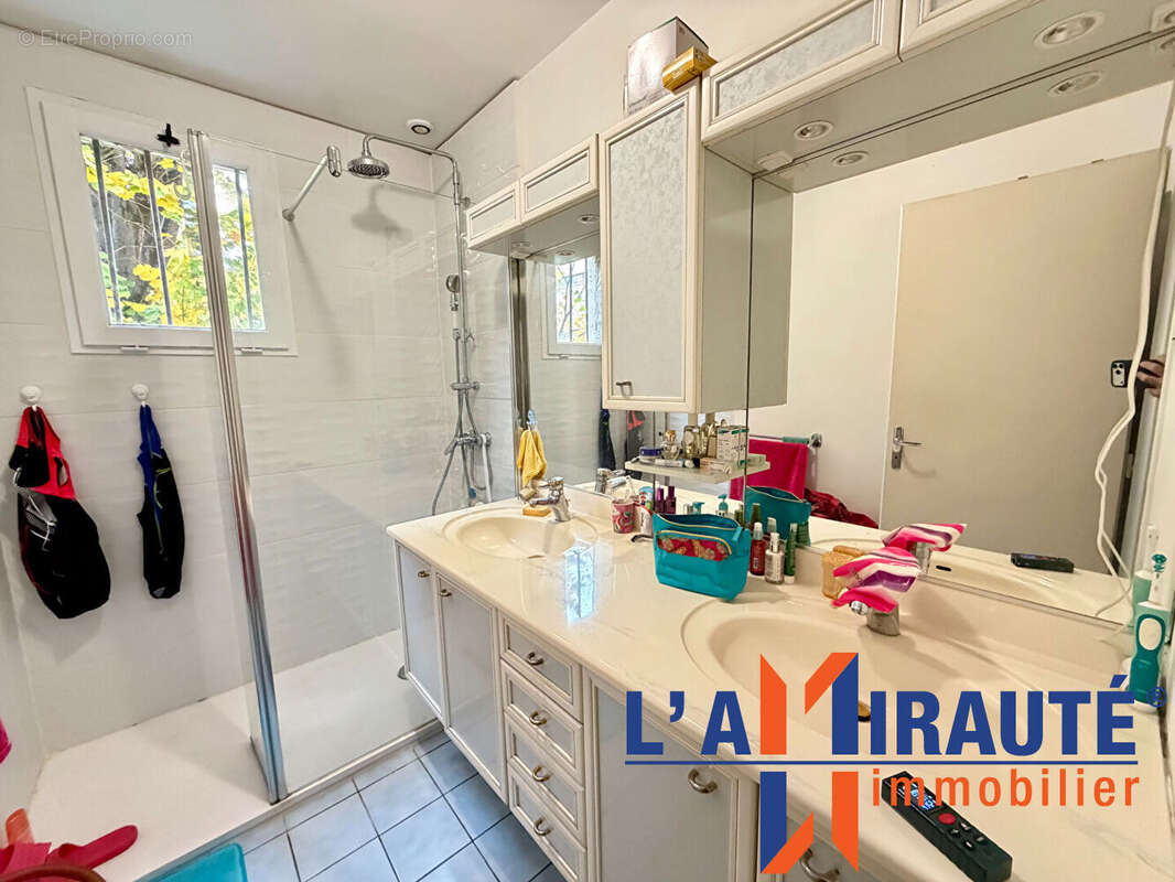 Maison à SARTROUVILLE