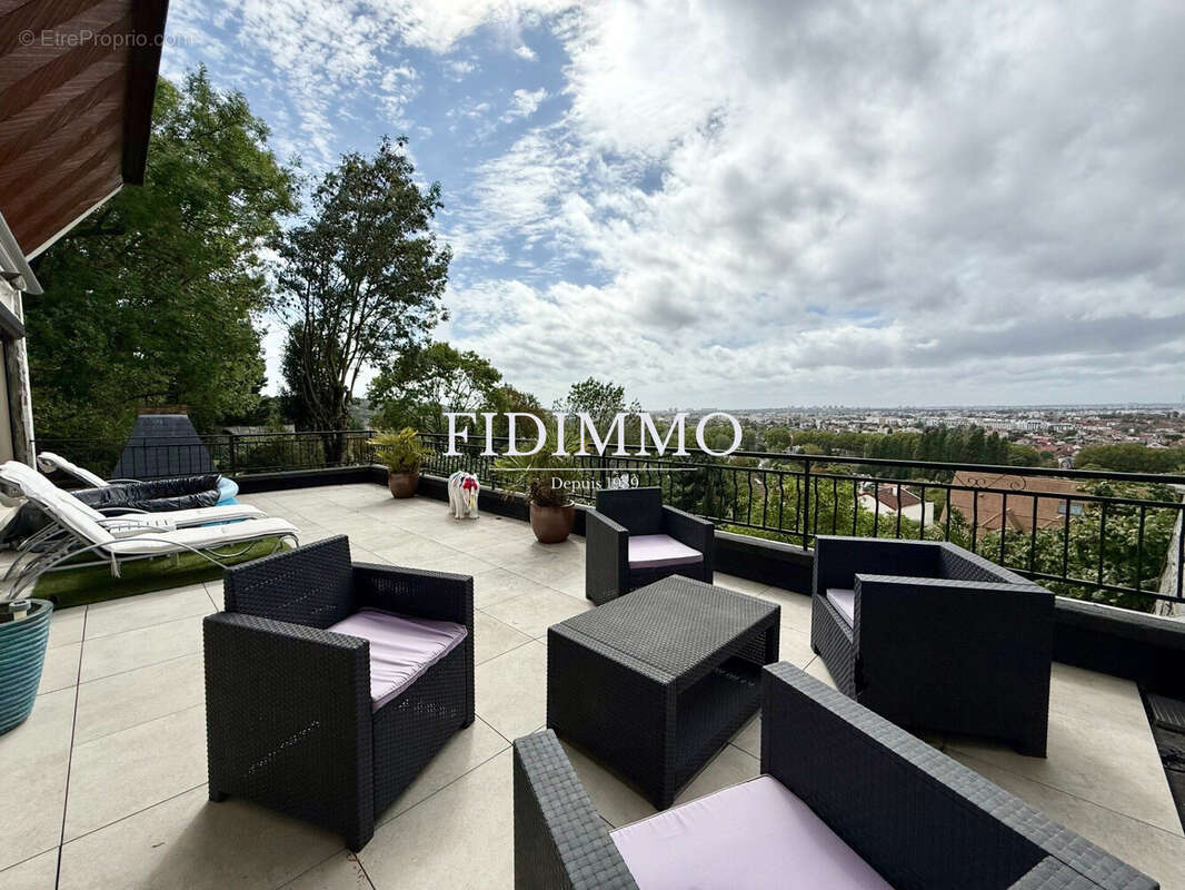 Maison à CHENNEVIERES-SUR-MARNE