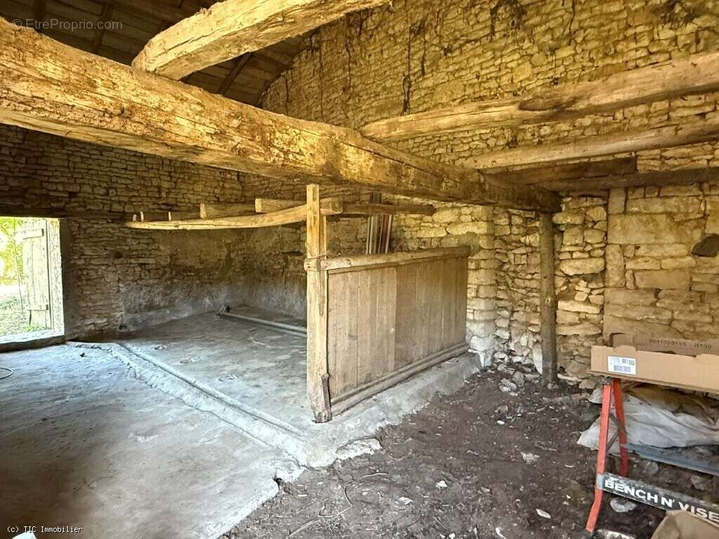 Maison à CHAMPAGNE-MOUTON