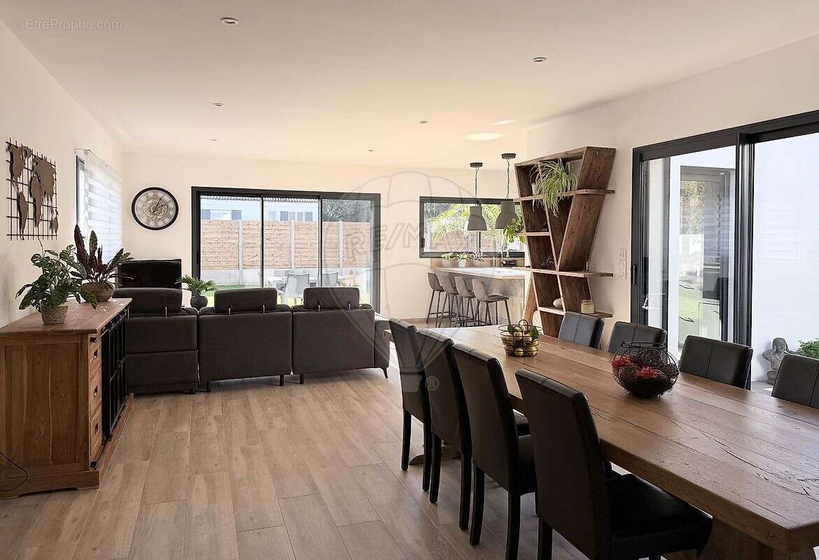 Maison à LES MATHES