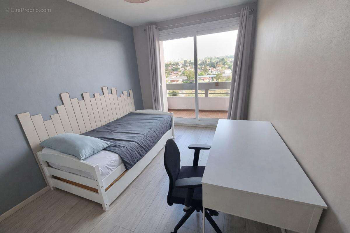 Appartement à NEUVILLE-SUR-SAONE