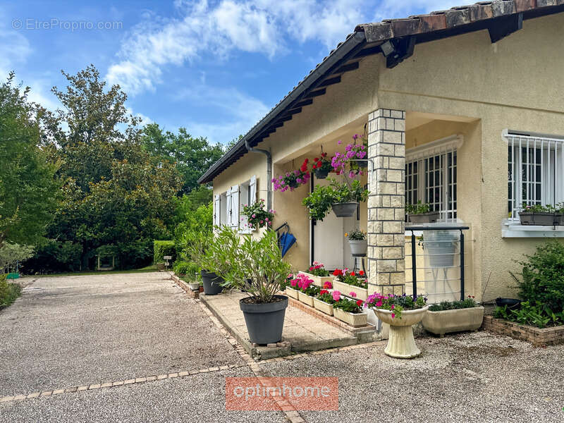 Maison à CAZAUBON