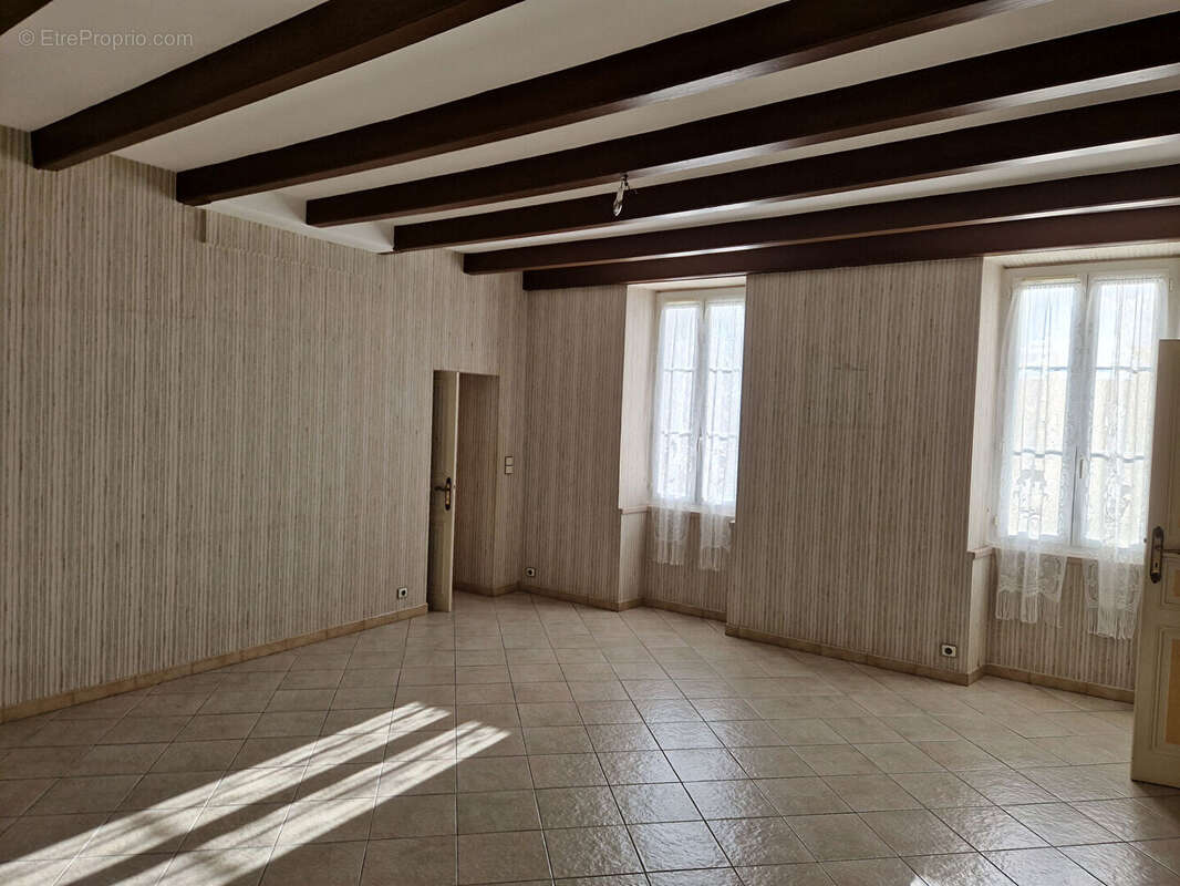 Maison à BREUIL-LA-REORTE