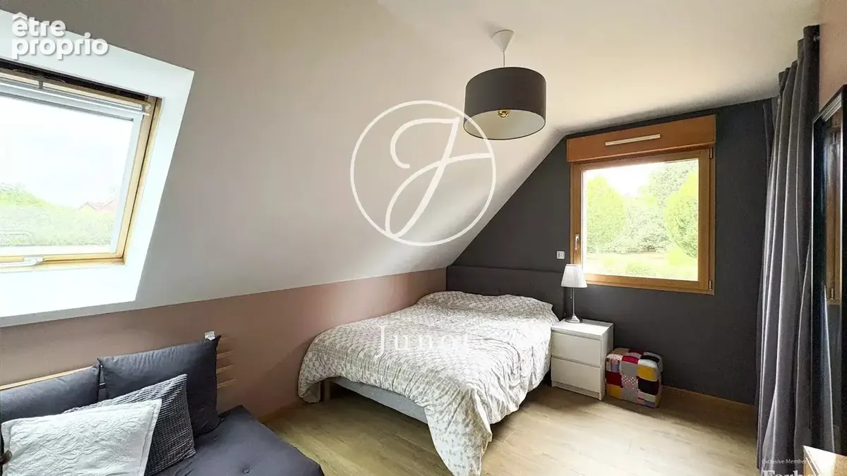 CAMPHIN-EN-PÉVÈLE – DOMAINE PRIVÉ -  Maison d’architecte de 212 m² - 6 chambres - Terrain d’environ 1 250 m² - Jardin - Garage - - photo 9