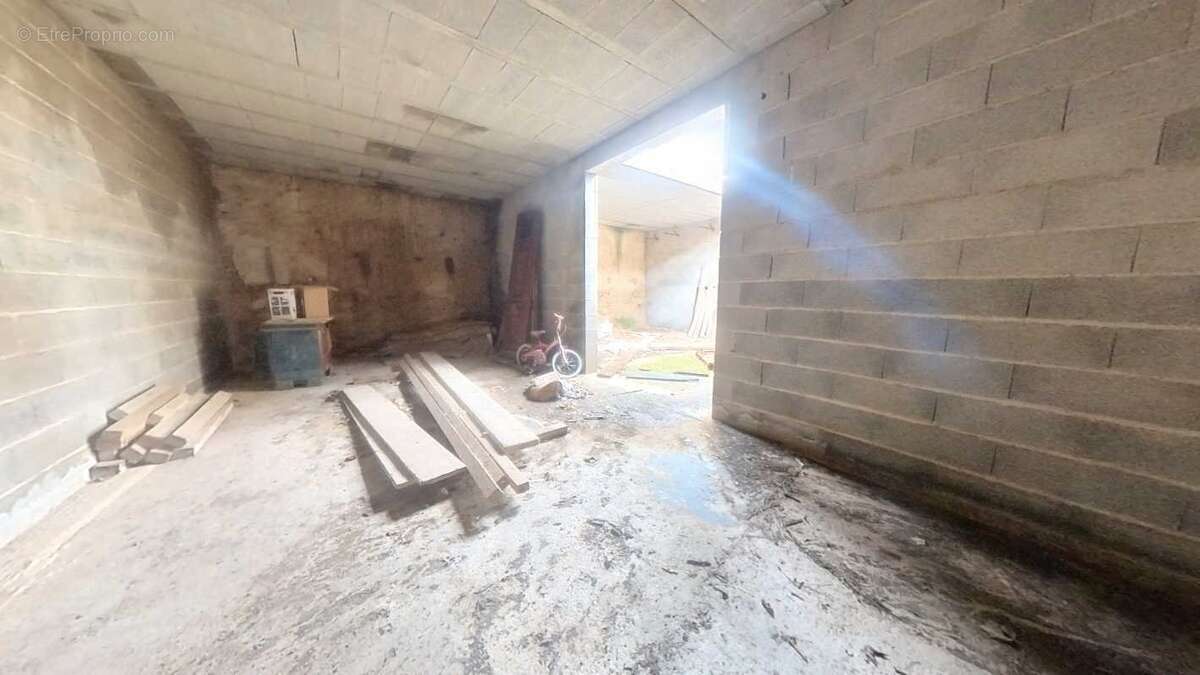 Grande maison de caractère avec grange à rénover près de Pezenas - photo 8