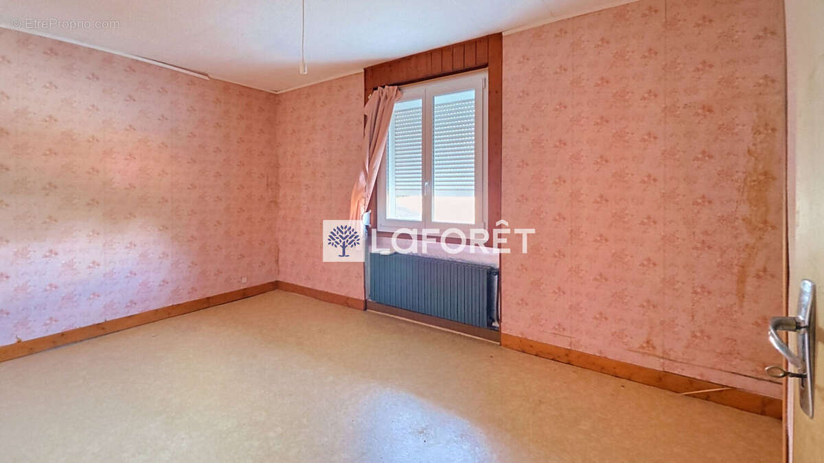 Maison de ville avec potentiel de plain-pied et jardin  Chauny 4 pièce(s) 90m2 - photo 6