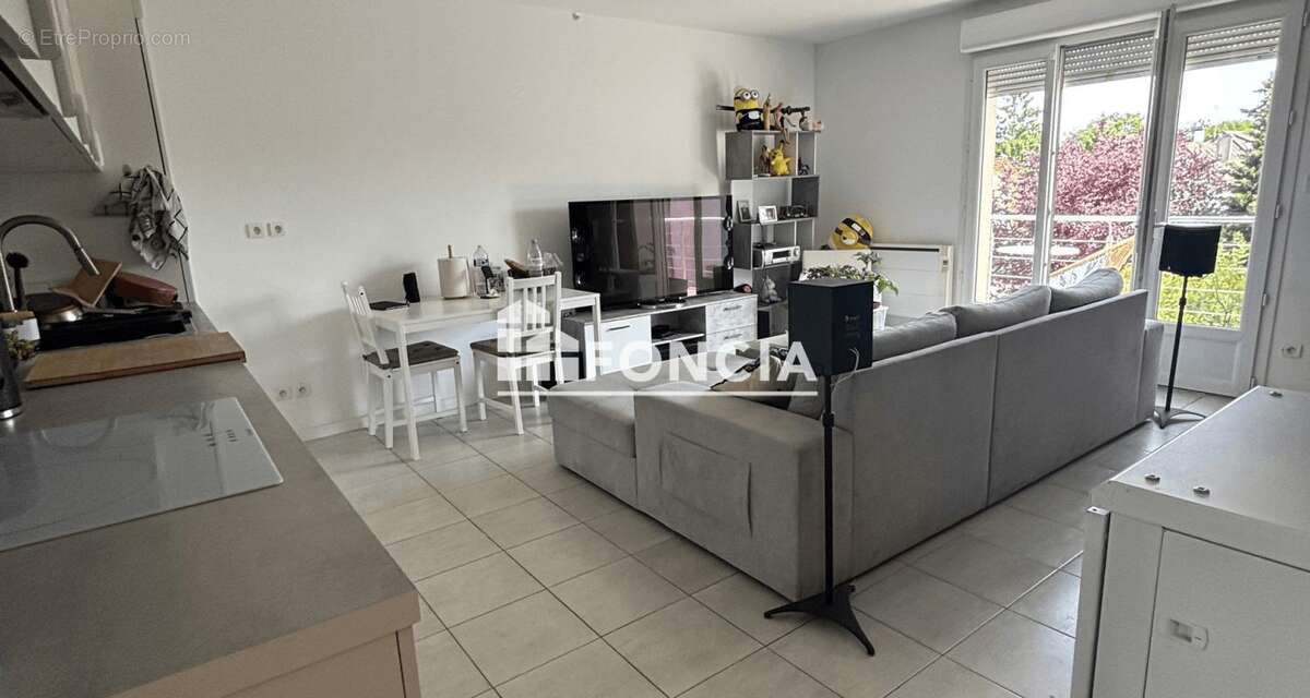 Appartement à SAINTE-GENEVIEVE-DES-BOIS
