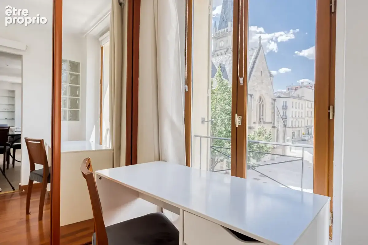 *** exclusivite - emplacement n°1 appartement de 2/3 pieces avec vue  imprenable sur l'eglise plein sud **** - photo 7