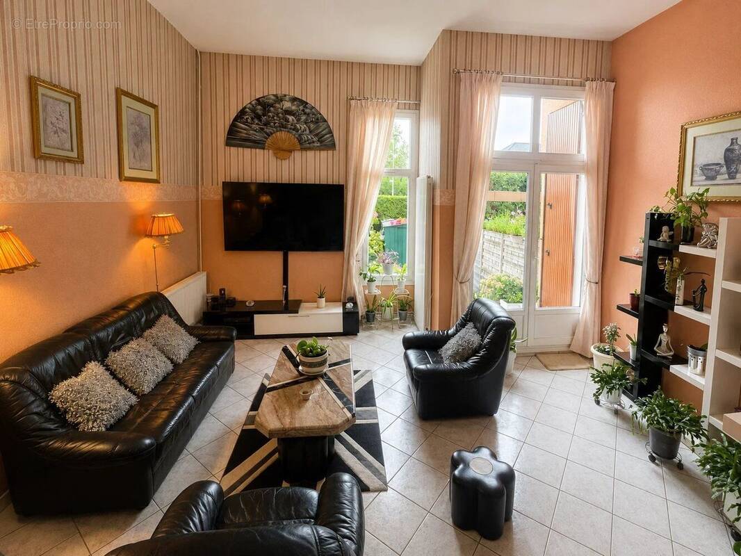 Maison à MOISSY-CRAMAYEL