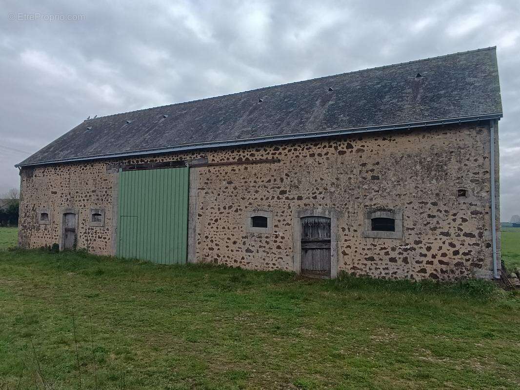 Maison à JOUE-EN-CHARNIE