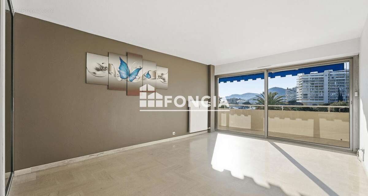 Appartement à MANDELIEU-LA-NAPOULE