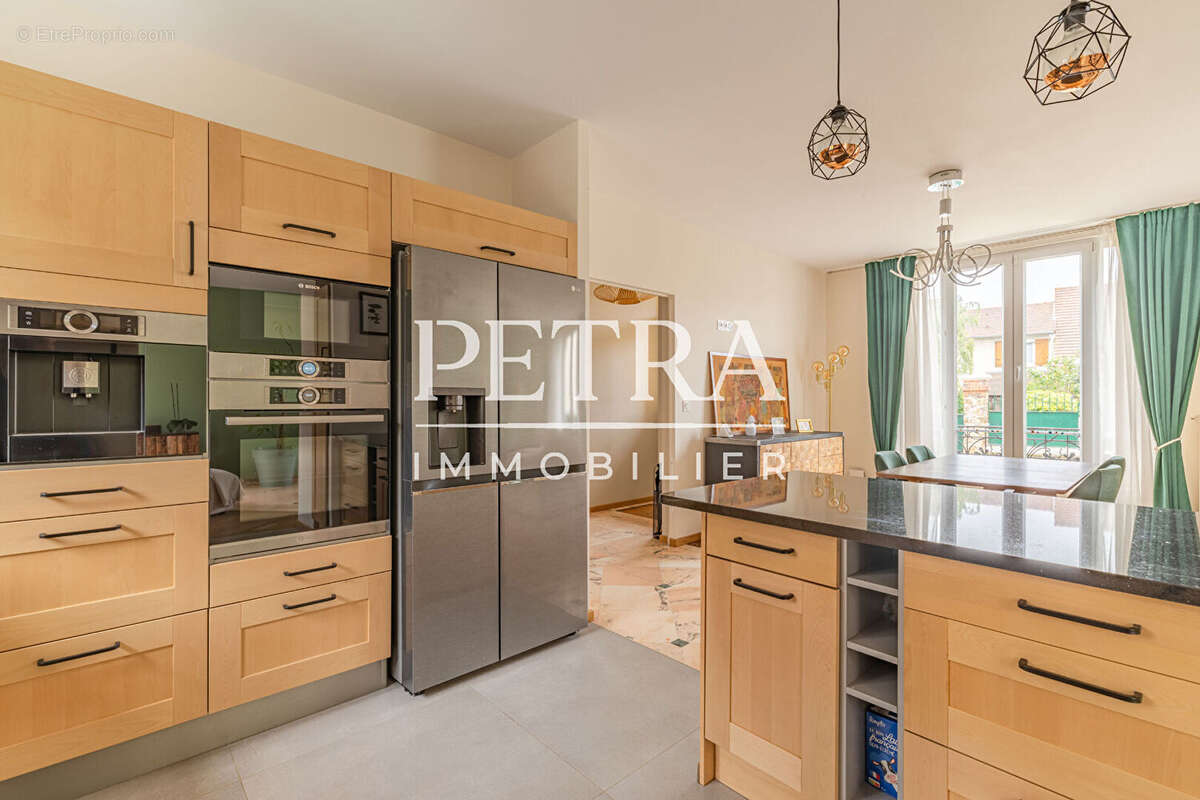 Maison à L&#039;HAY-LES-ROSES