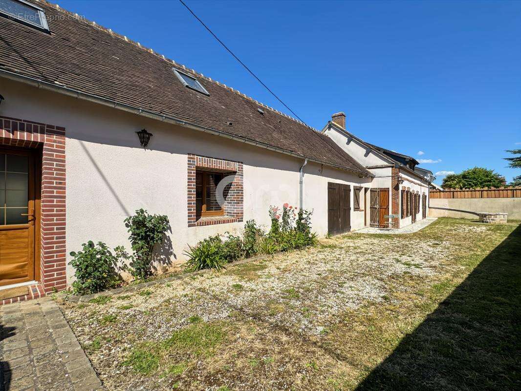 Maison à SAINT-LUBIN-DES-JONCHERETS