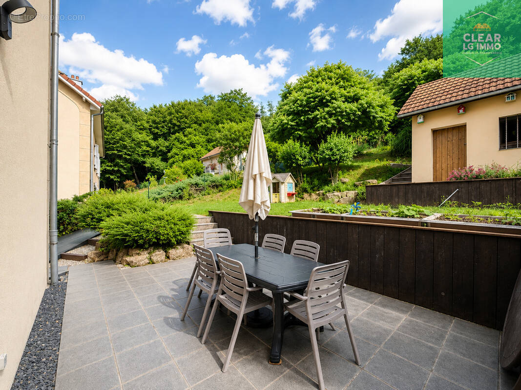 Maison à NEUFCHEF