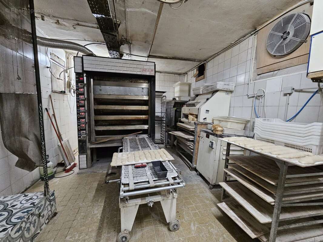 Autre à PARIS-11E