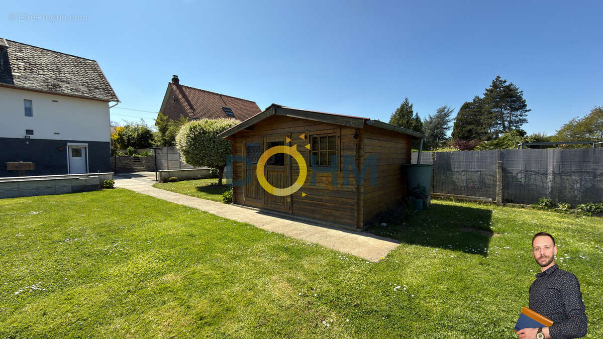 Maison semi-mitoyenne - 121m2 - 5 pièces - 4 chambres - photo 12