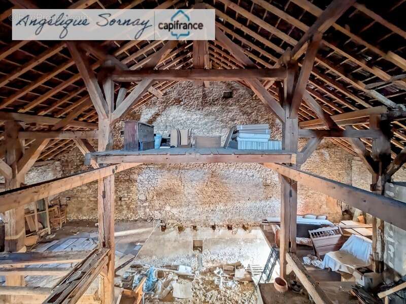 Maison familiale rénovée partiellement avec grange et vastes espaces – Jura BONLIEU - photo 20