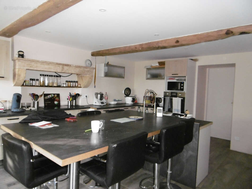 Maison à SAINT-CHRISTOPHE-EN-BRIONNAIS