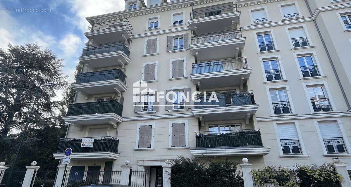 Appartement à LE PLESSIS-ROBINSON