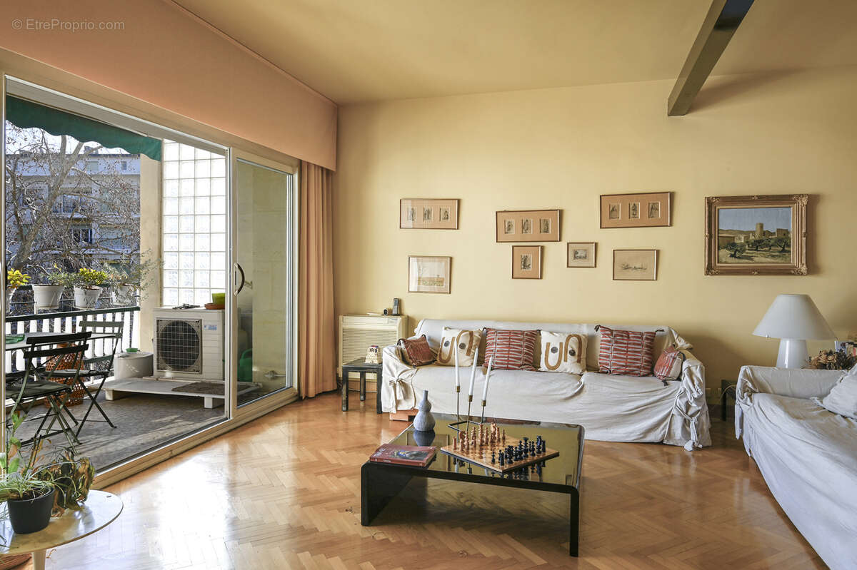 Appartement à MARSEILLE-8E
