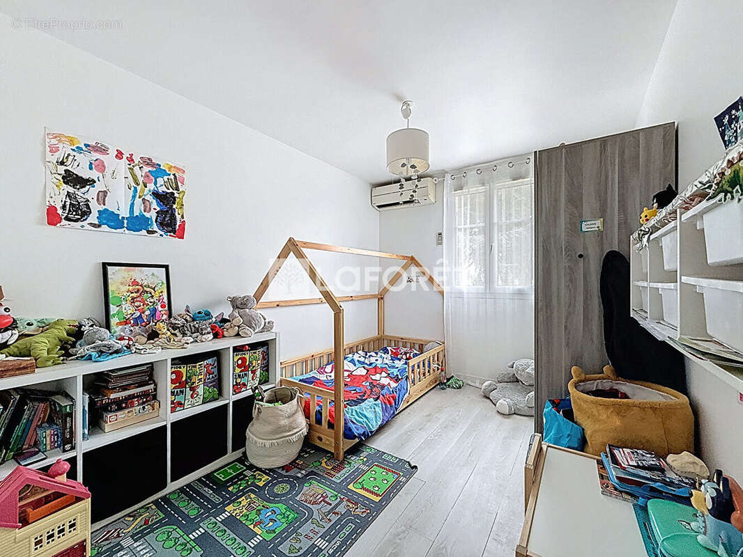 Maison à SAVIGNY-LE-TEMPLE