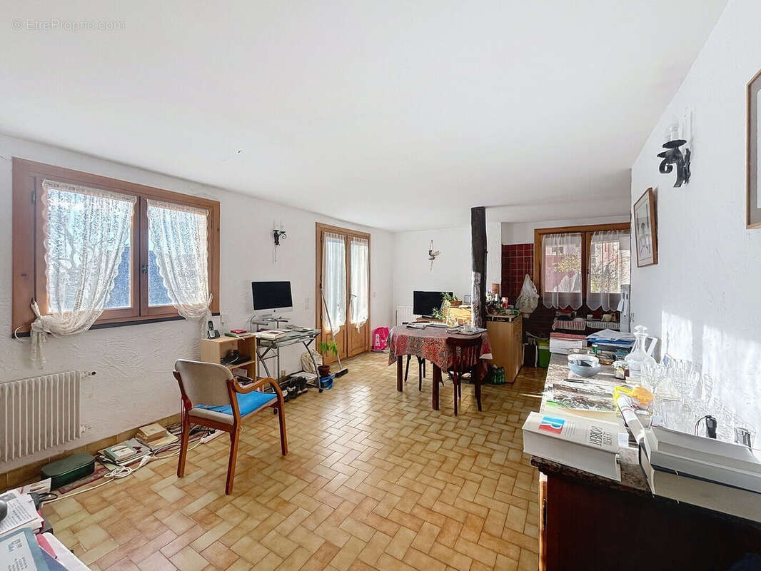 Trois appartements - Fort potentiel - à Roure 06420 - photo 9