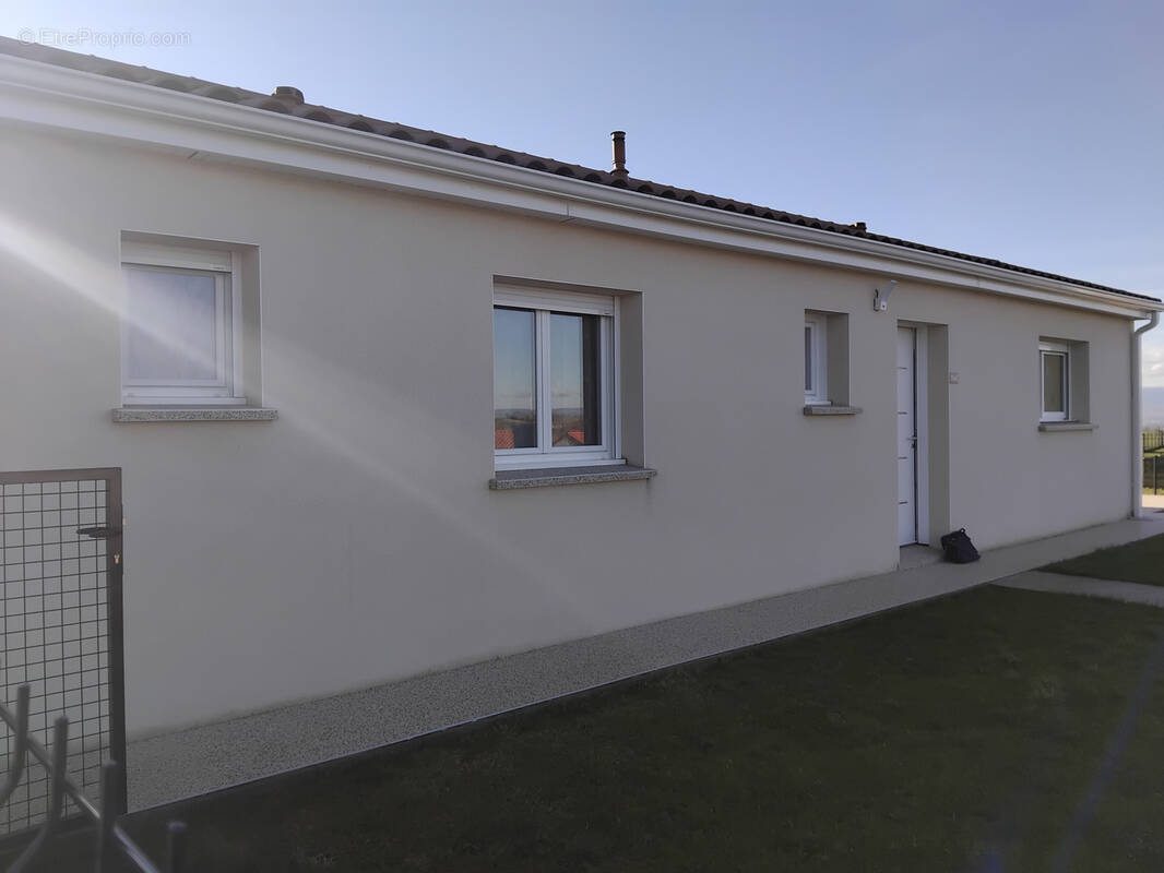 Maison à SAINT-MARCEL-DE-FELINES