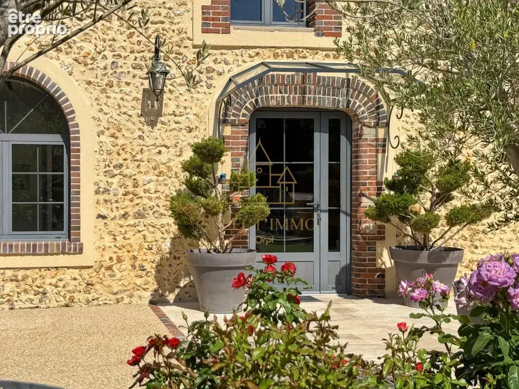 Propriete haut de gamme – plus de 320 m² – piscine interieure - photo 3