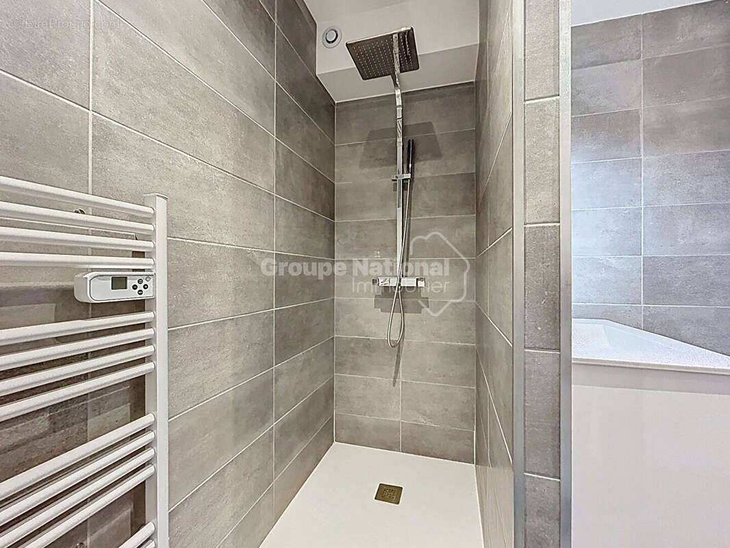 Maison à MONTELIMAR