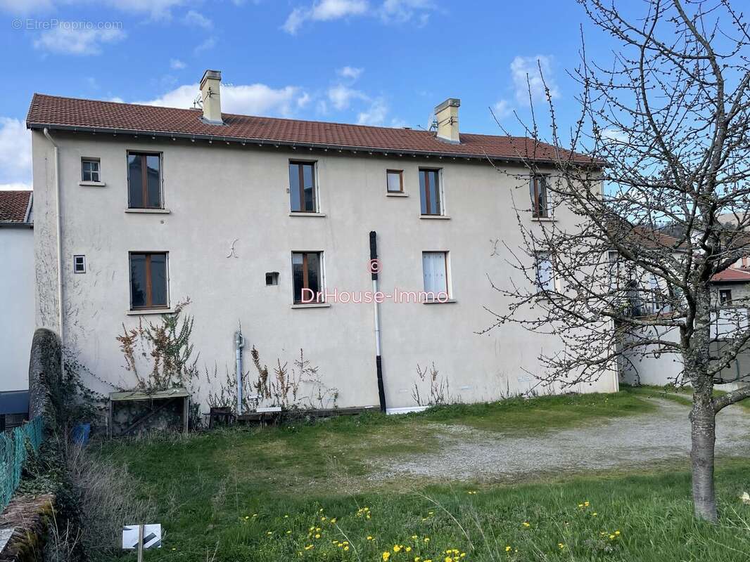 Appartement à UNIEUX