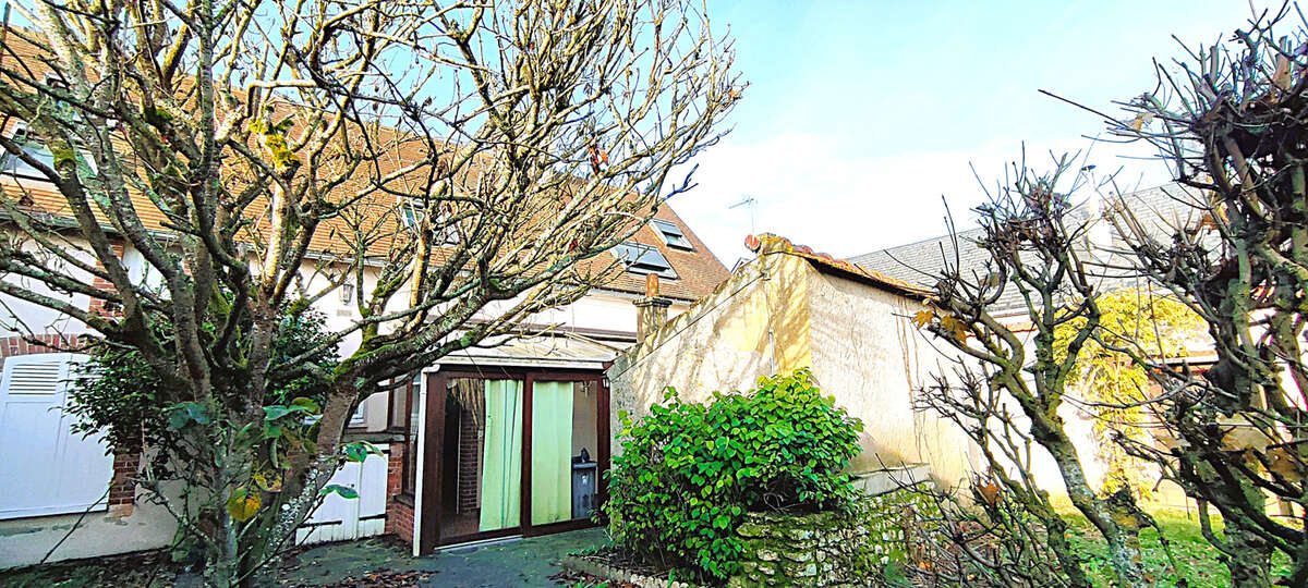 Maison à PRUNAY-LE-GILLON