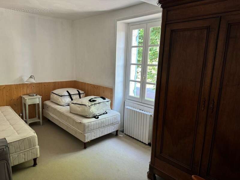 Maison à SAINT-FRONT-LA-RIVIERE