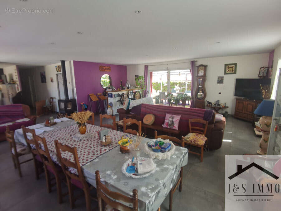 Maison à CHASSENEUIL-SUR-BONNIEURE