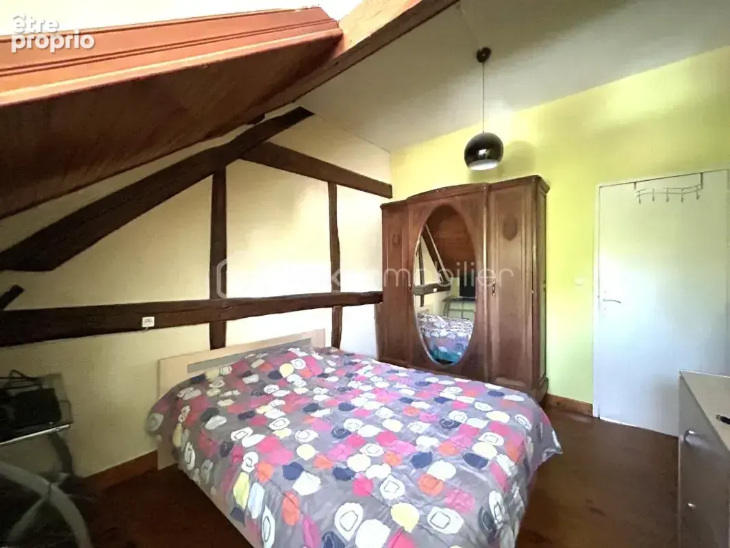 Appartement duplex en plein centre ville, 4 pièces, 2 chambres, terrasse, grenier, cave et place de parking privative! - photo 12