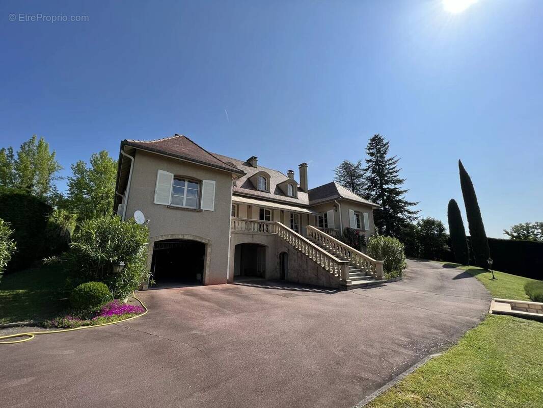 Maison à DECAZEVILLE