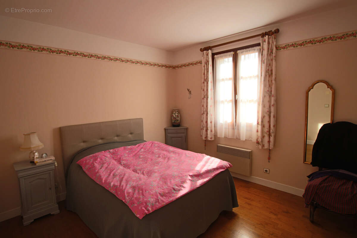 Maison à PUY-L&#039;EVEQUE