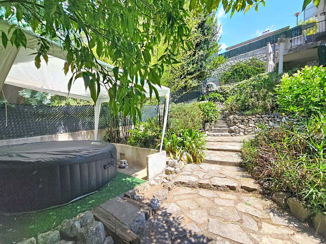 Appartement à VENCE