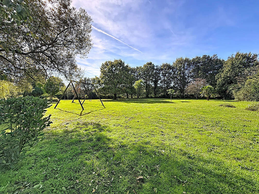 Maison à SAINT-CHRISTOPHE-DU-LIGNERON