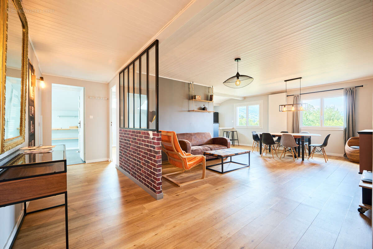 Appartement à ANNECY-LE-VIEUX